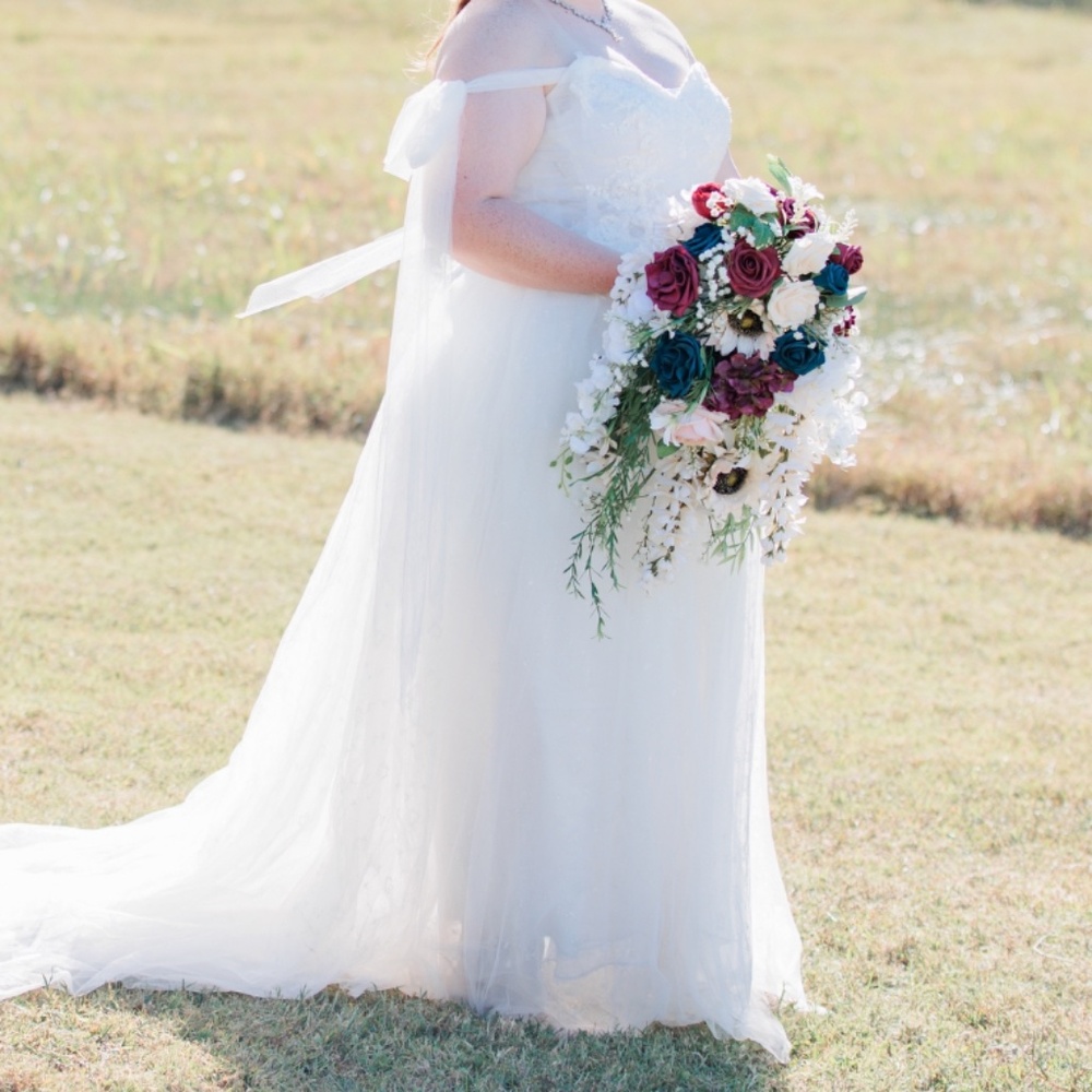 Melissa Sweet Wedding Dress- Good condition - Picture 3 of 3
